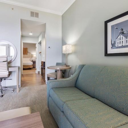 Cherry Tree Inn & Suites Traverse City Exteriör bild