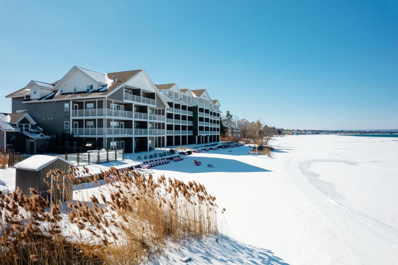 Cherry Tree Inn & Suites Traverse City Exteriör bild