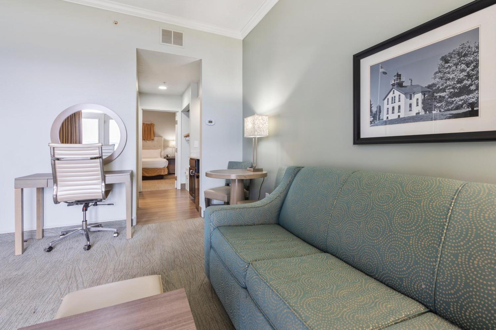 Cherry Tree Inn & Suites Traverse City Exteriör bild