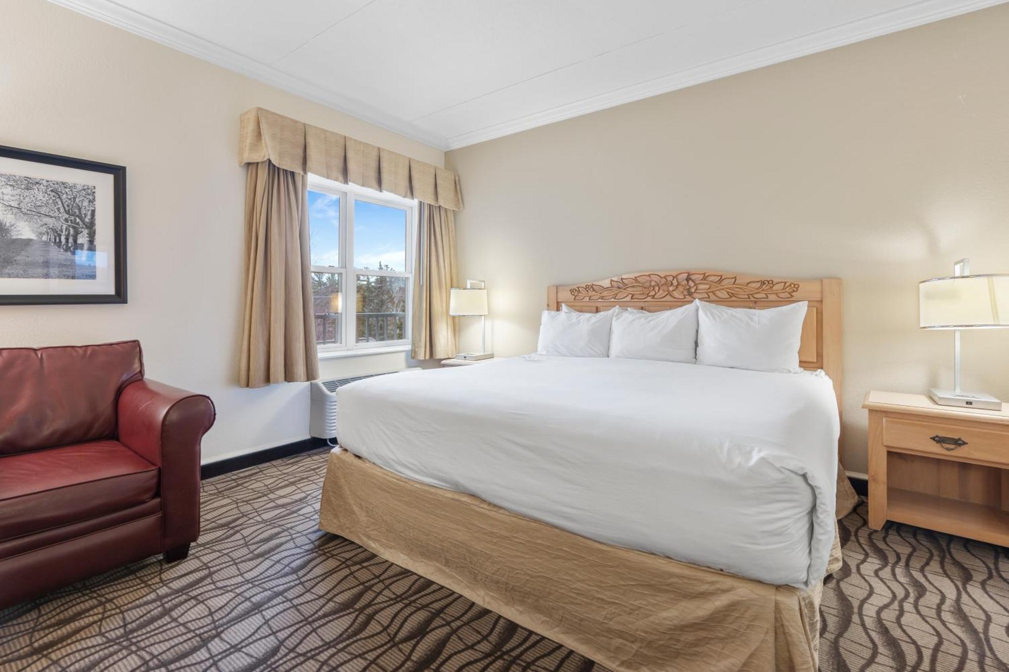 Cherry Tree Inn & Suites Traverse City Exteriör bild