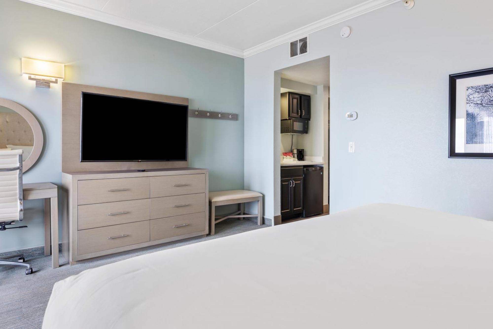 Cherry Tree Inn & Suites Traverse City Exteriör bild