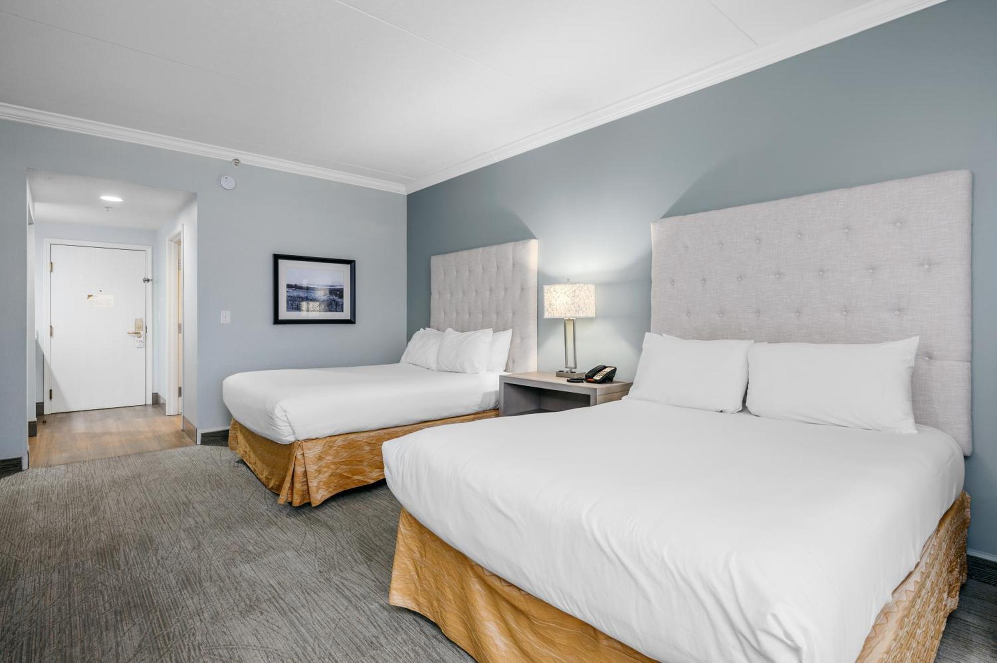 Cherry Tree Inn & Suites Traverse City Exteriör bild