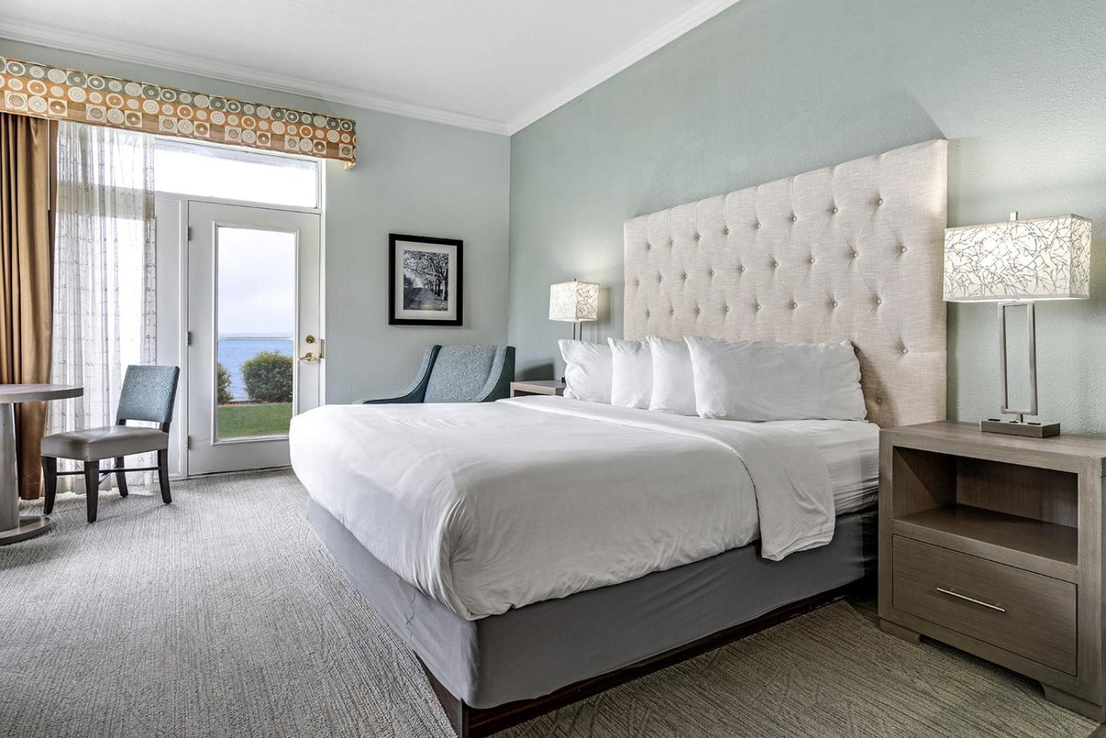 Cherry Tree Inn & Suites Traverse City Exteriör bild